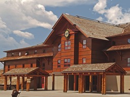 old faithful snow lodge Yellowstone